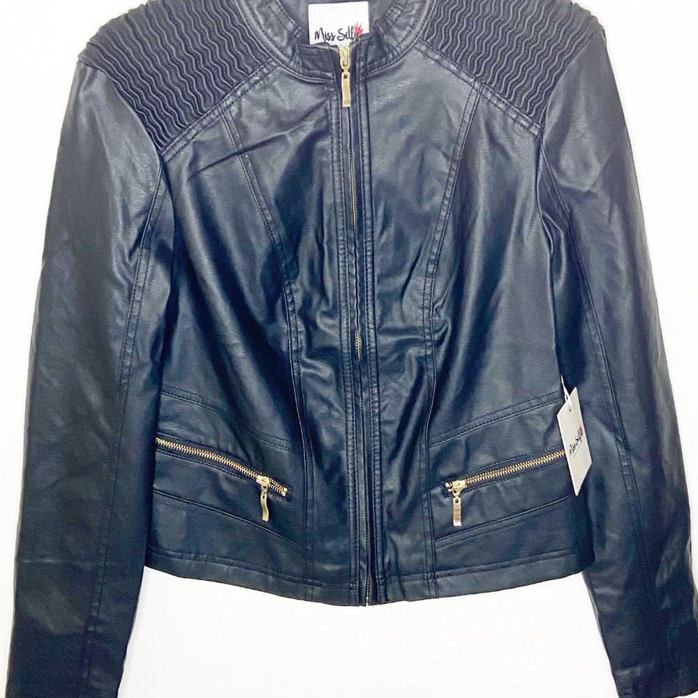 WOMEN  MOTOR  LEATHER JACKET BLACK IN COLOR NEW